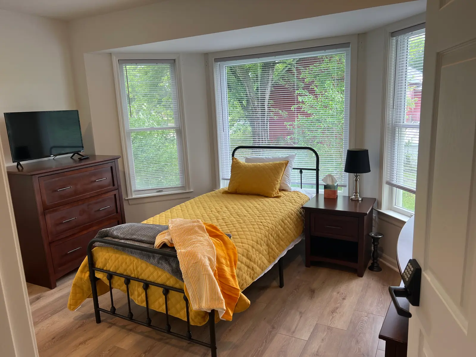 Maple Manor of Pinckney resident room — photo 6 of 7